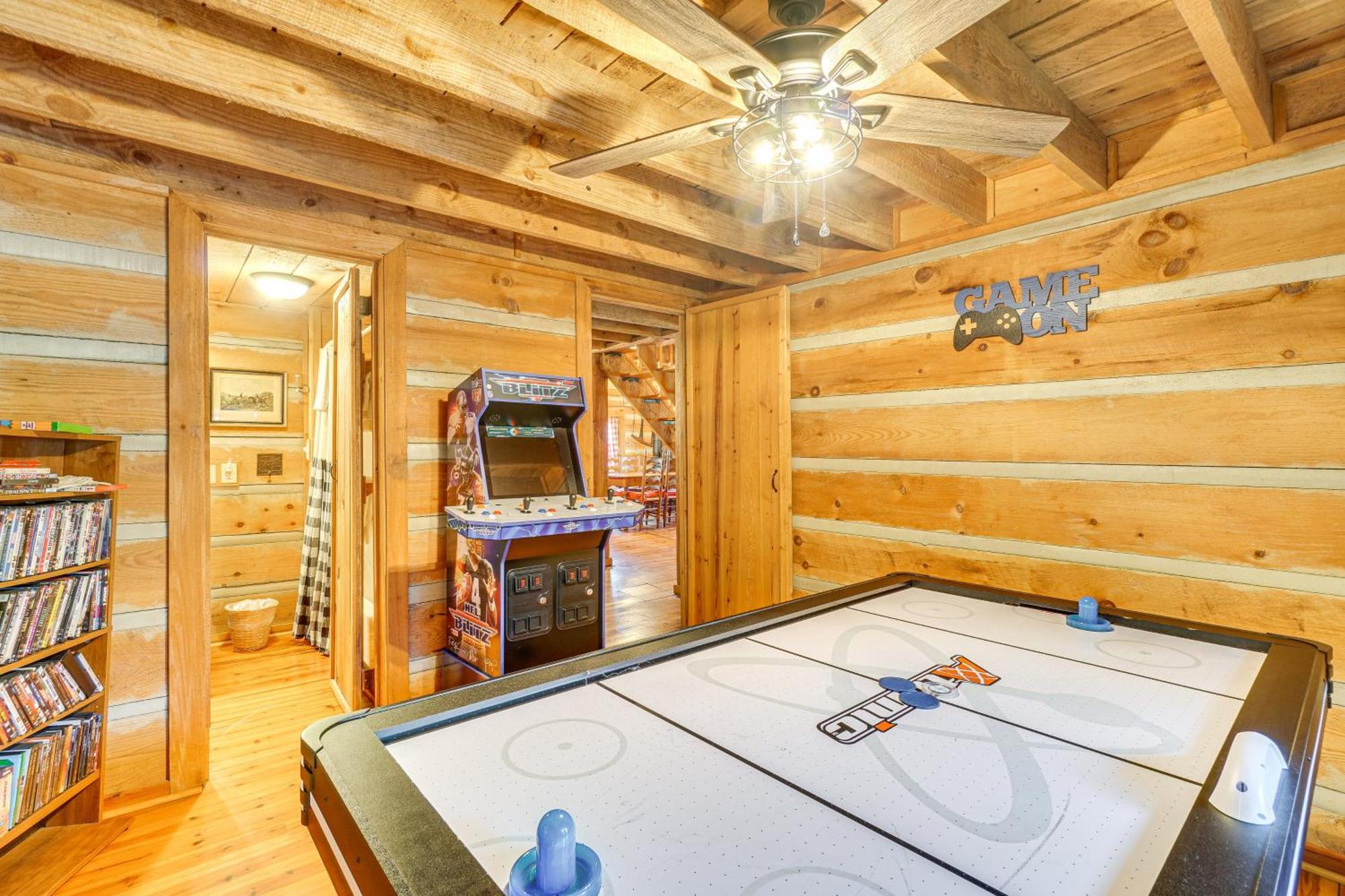 Serene With Hot Tub And Grill! * Townsend