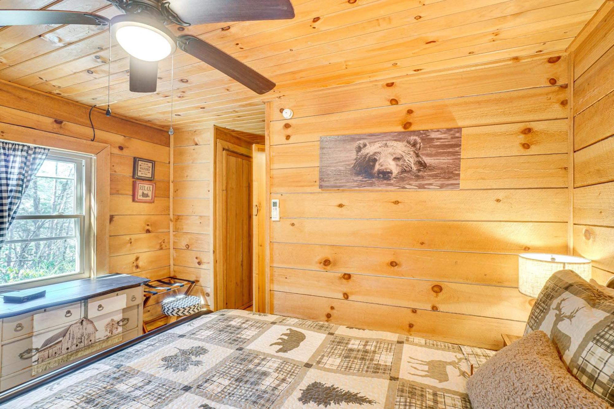 Serene With Hot Tub And Grill! * Townsend
