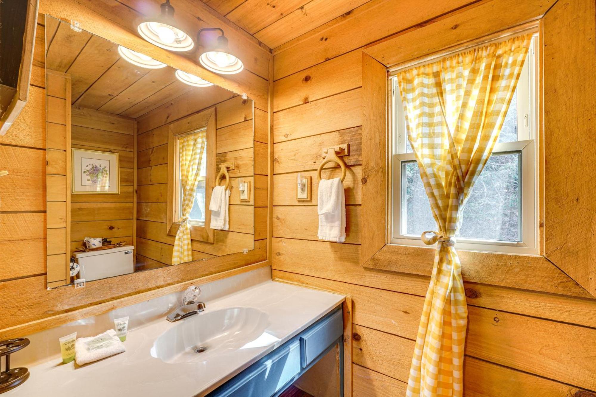 Ferienhaus Serene With Hot Tub And Grill! Townsend